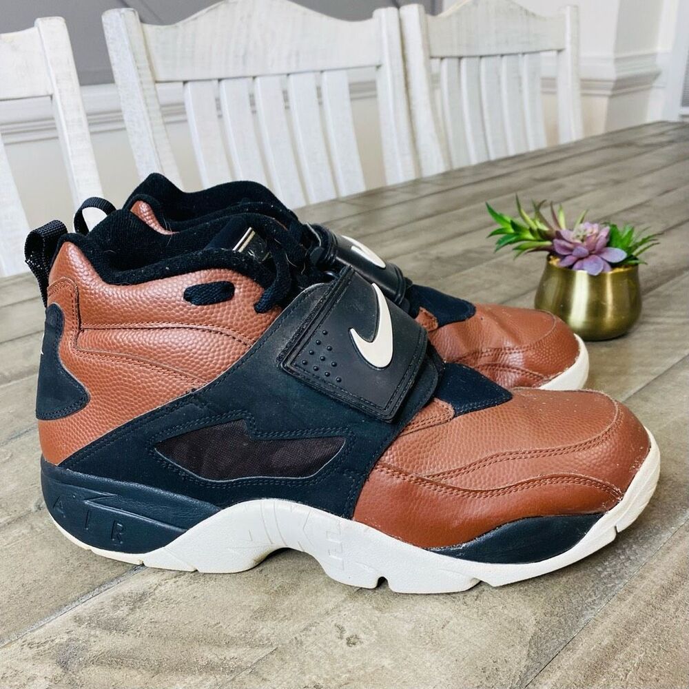 Nike Men's Brown and Black Athletic High-Top Sneakers